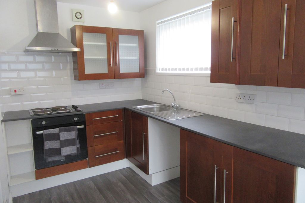 Property photo 2 of 12 Kitchen