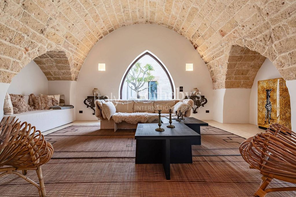 Property photo 2 of 30