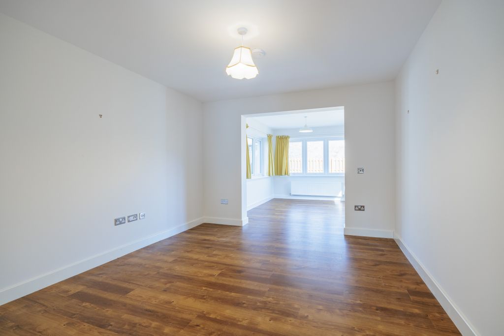 Property photo 2 of 38