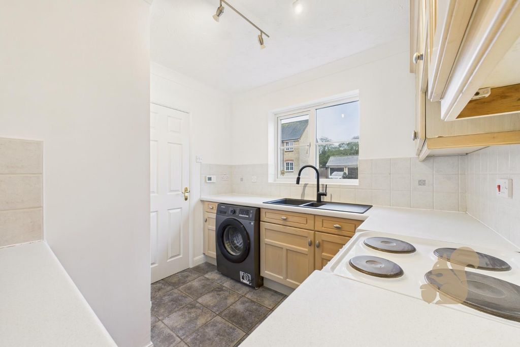 Property photo 2 of 14 Kitchen