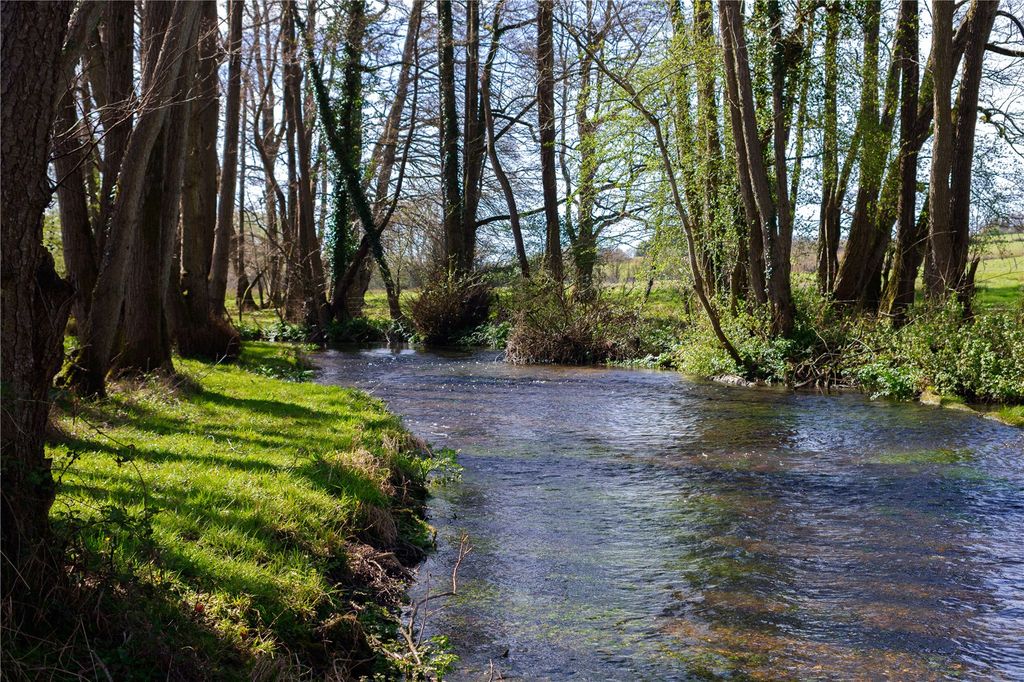 Property photo 3 of 36 River