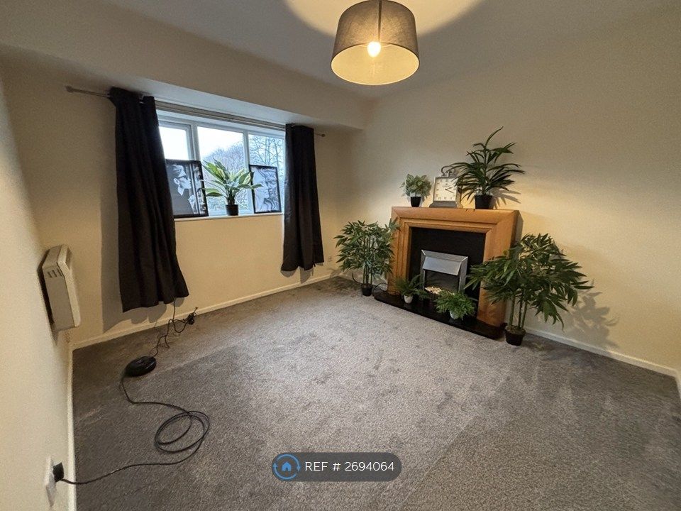 Property photo 2 of 11 Lounge