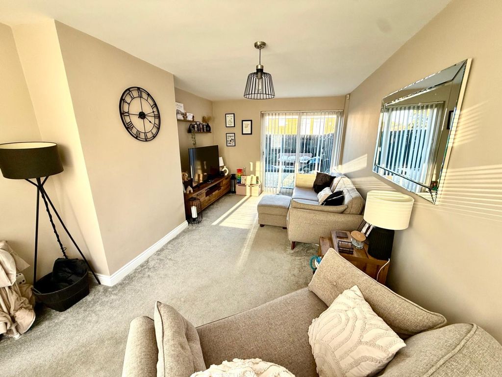 Property photo 2 of 10 E2Bc63Fa-8156-474c-B7Bd-754Dcaf20478