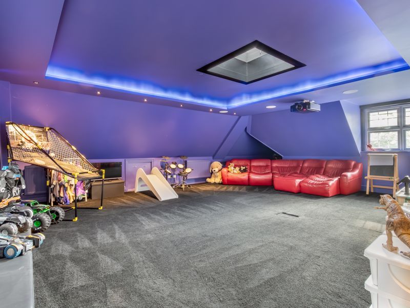 Property photo 3 of 35 Photo 43