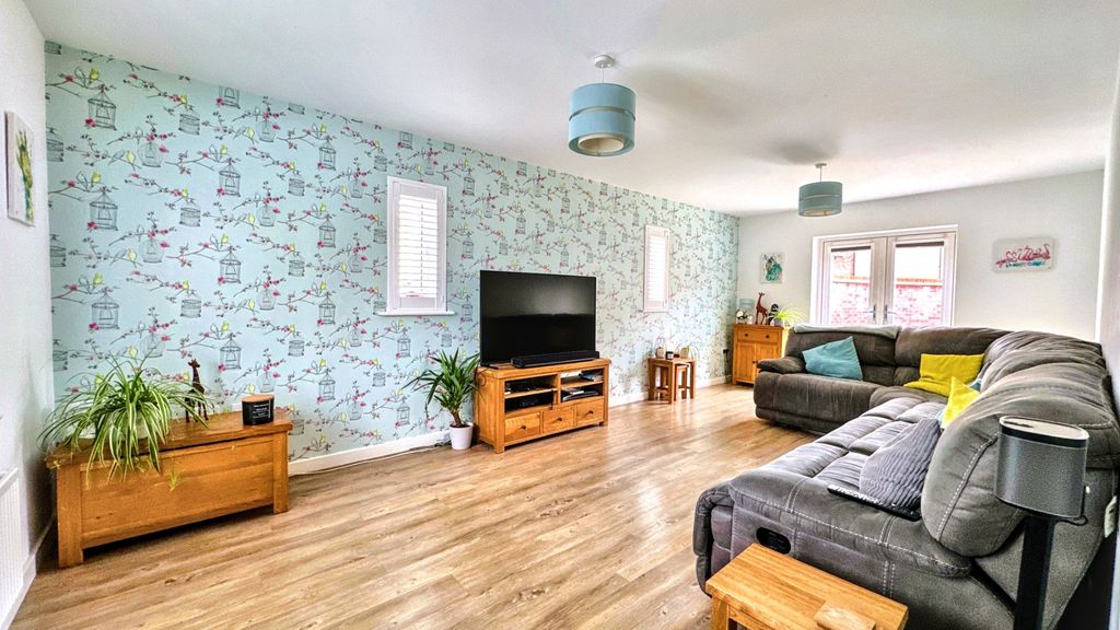 Property photo 3 of 15 3998725