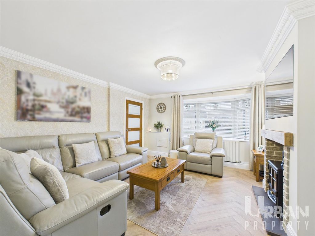 Property photo 3 of 21 Cam03038G0-Pr0213-Still011.Jpg