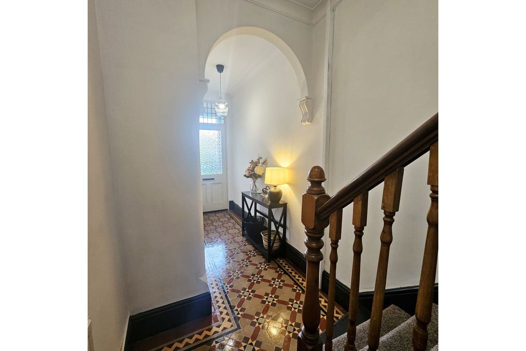 Property photo 3 of 27 Hallway