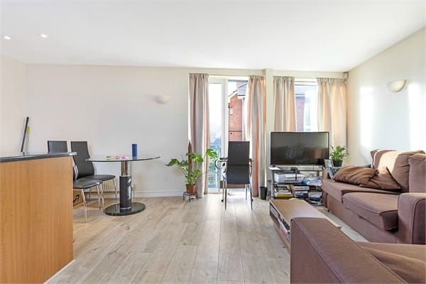 Property photo 2 of 8
