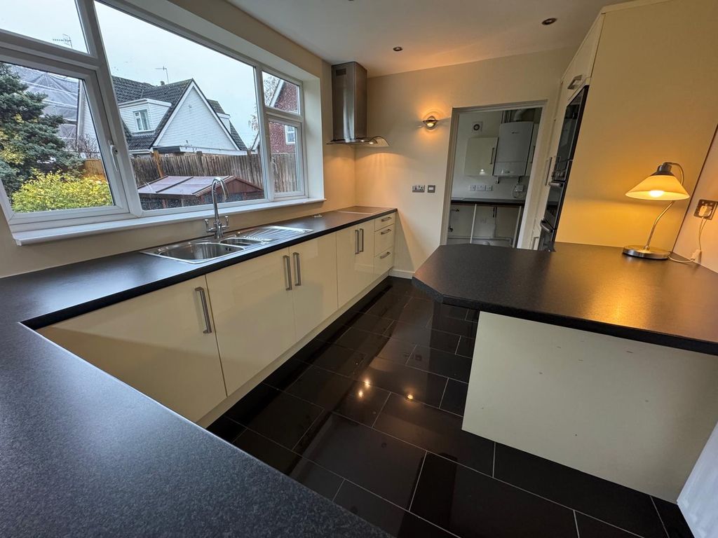 Property photo 3 of 31 Image