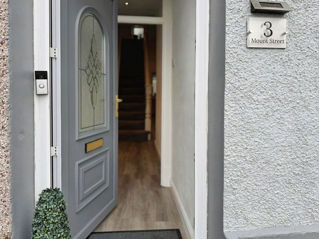 Property photo 2 of 37