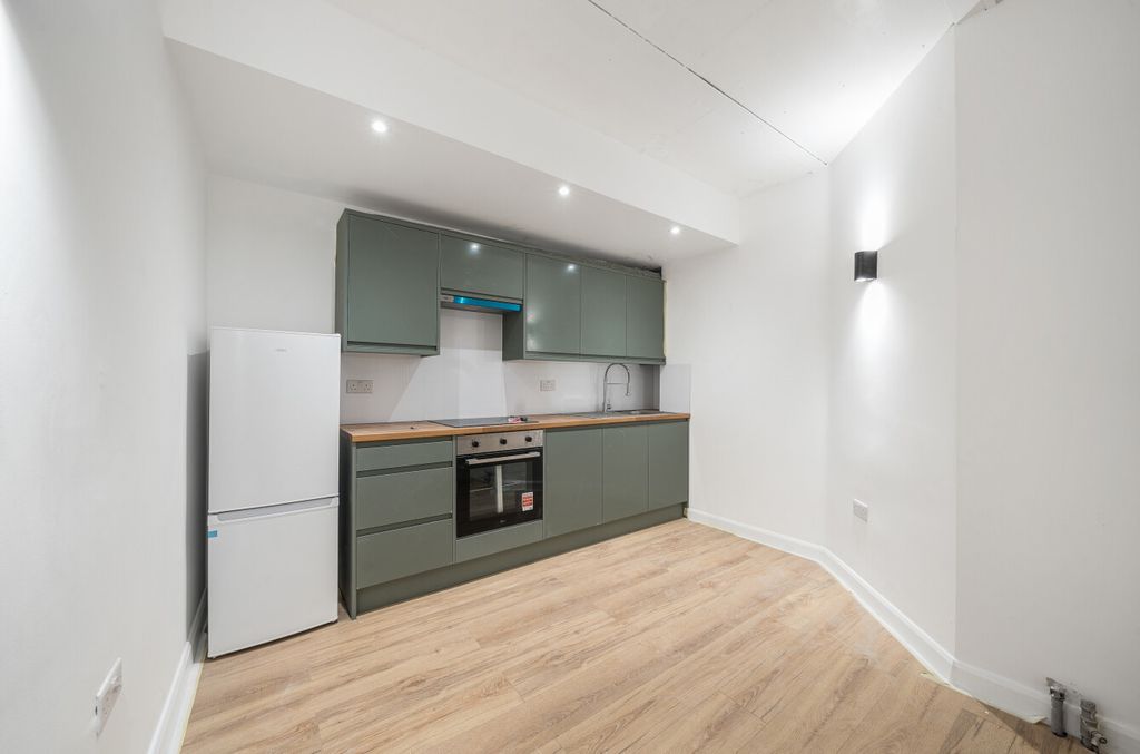 Property photo 1 of 9 1388843-3-693Bd55...