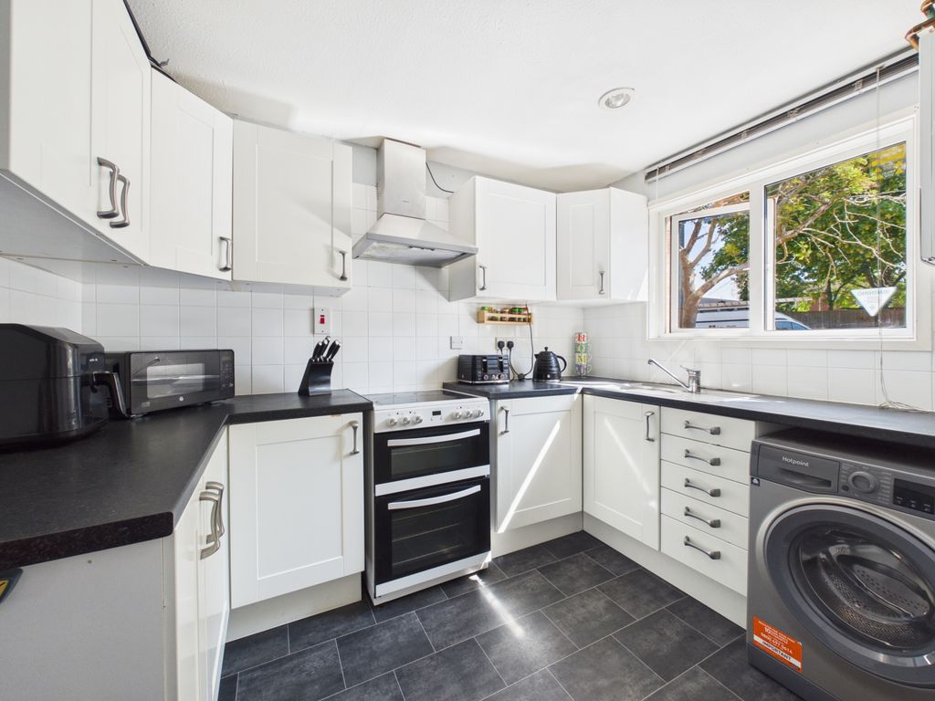 Property photo 2 of 21 2