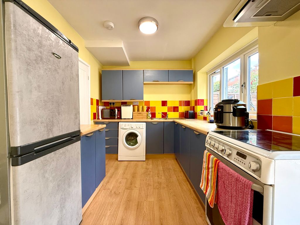 Property photo 3 of 15 Kitchen