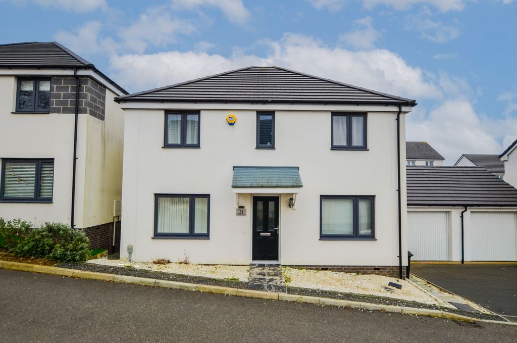 Property photo 1 of 12 21 Tanners Road Tps Bodmin 01208 74182