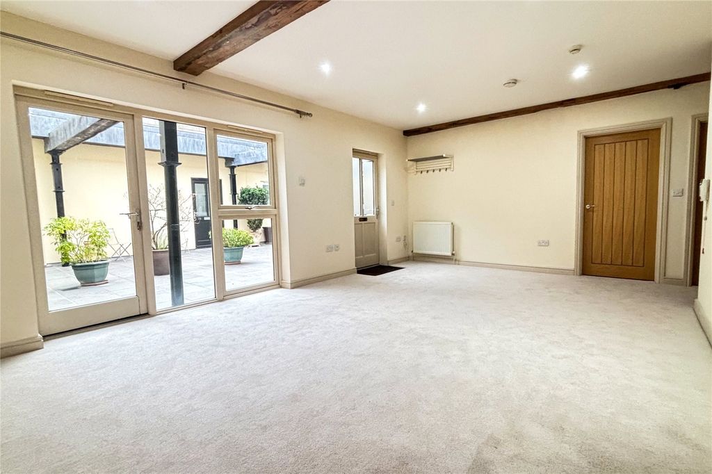 Property photo 3 of 19 Lounge/Diner