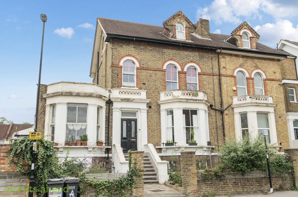 Property photo 1 of 11 3A27Bceb-De49-4Ed...