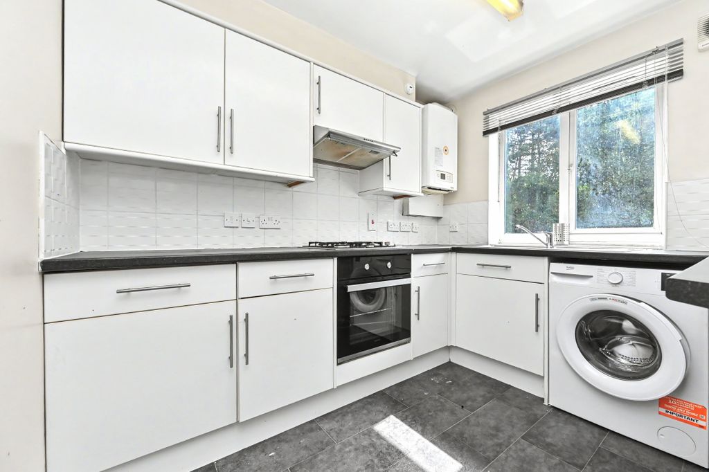Property photo 2 of 18 Kitchen