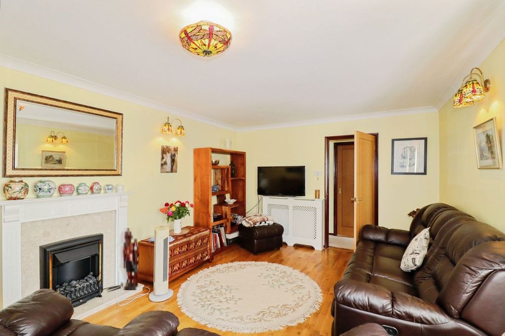 Property photo 3 of 25