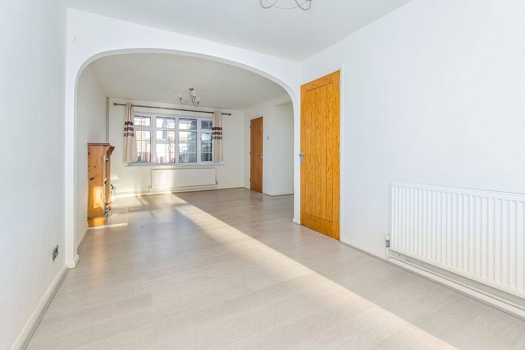 Property photo 3 of 12 Through Lounge Diner