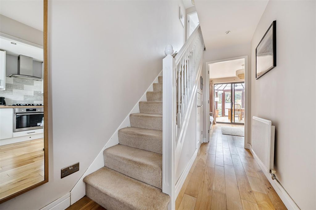 Property photo 3 of 16 Entrance Hall