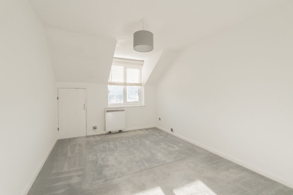 Property photo 2 of 16 4735832