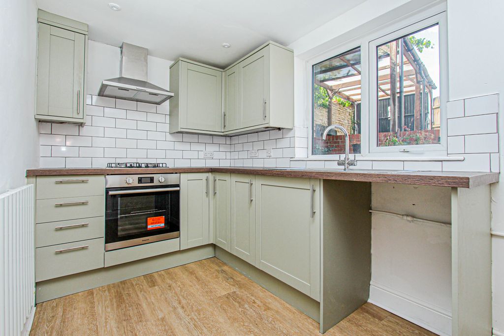 Property photo 2 of 12 Kitchen