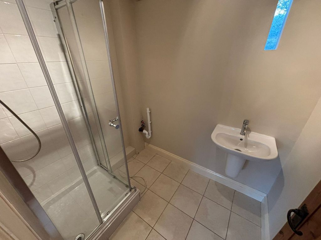 Additional image 7 of 3 bed end terrace house to rentDrewton, Brough, East Yorkshire HU15