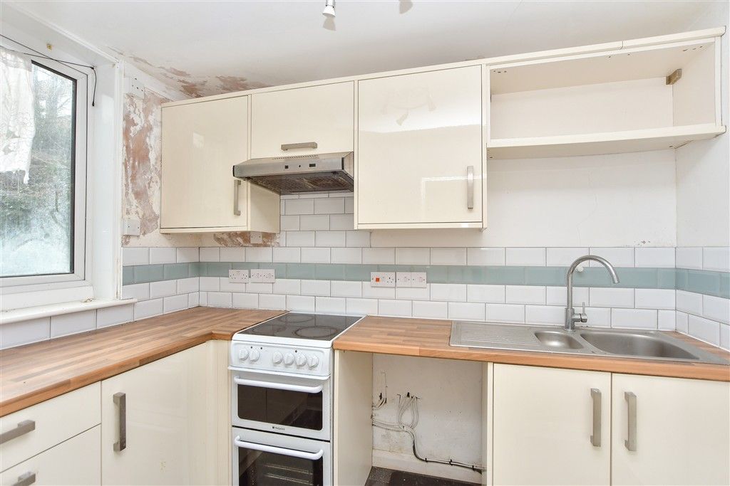 Property photo 3 of 5 Kitchen
