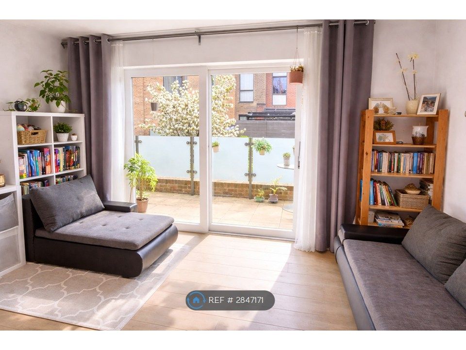 Property photo 1 of 32