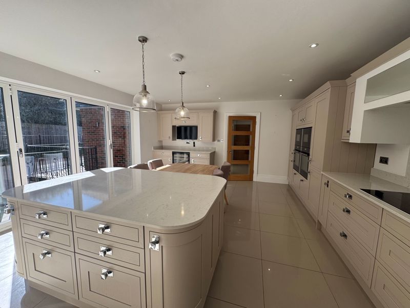 Property photo 2 of 33 Photo 32