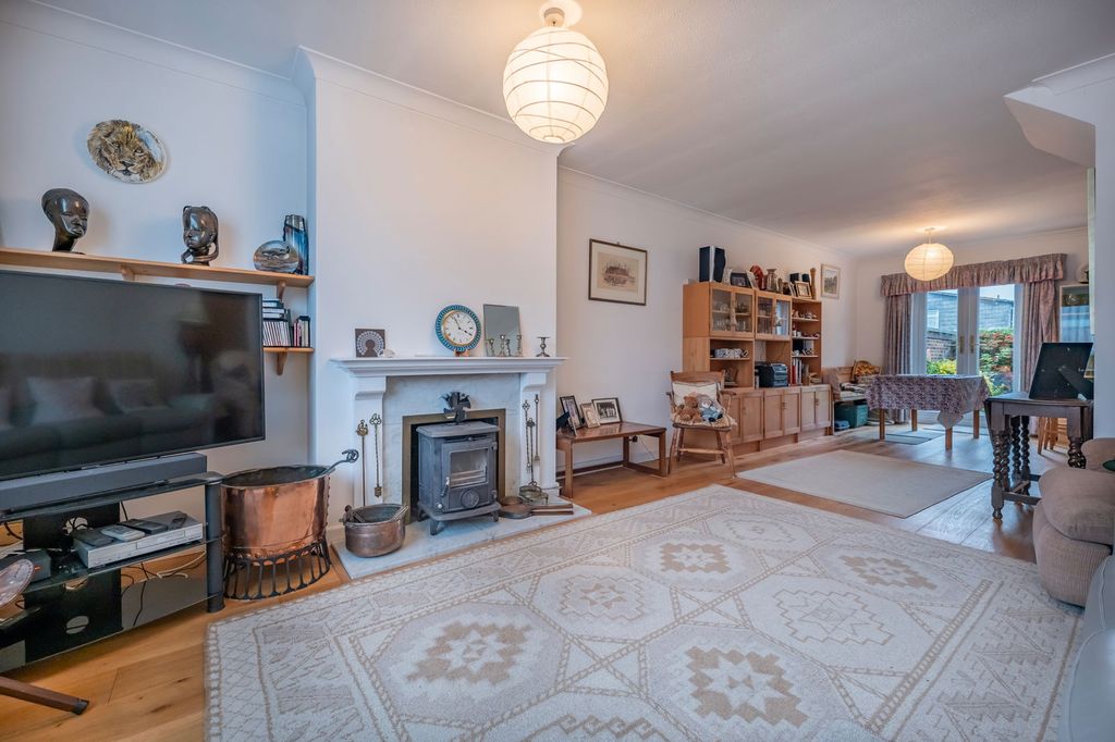 Property photo 2 of 21