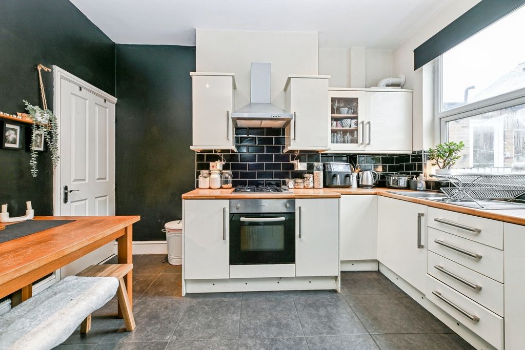 Property photo 2 of 17 Pbox-Img.Jpg