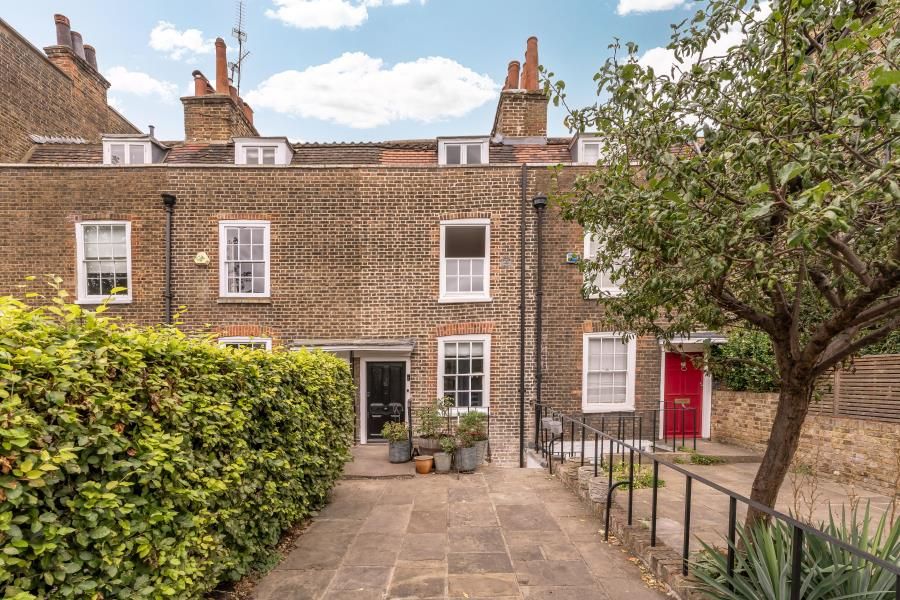 Property photo 2 of 25