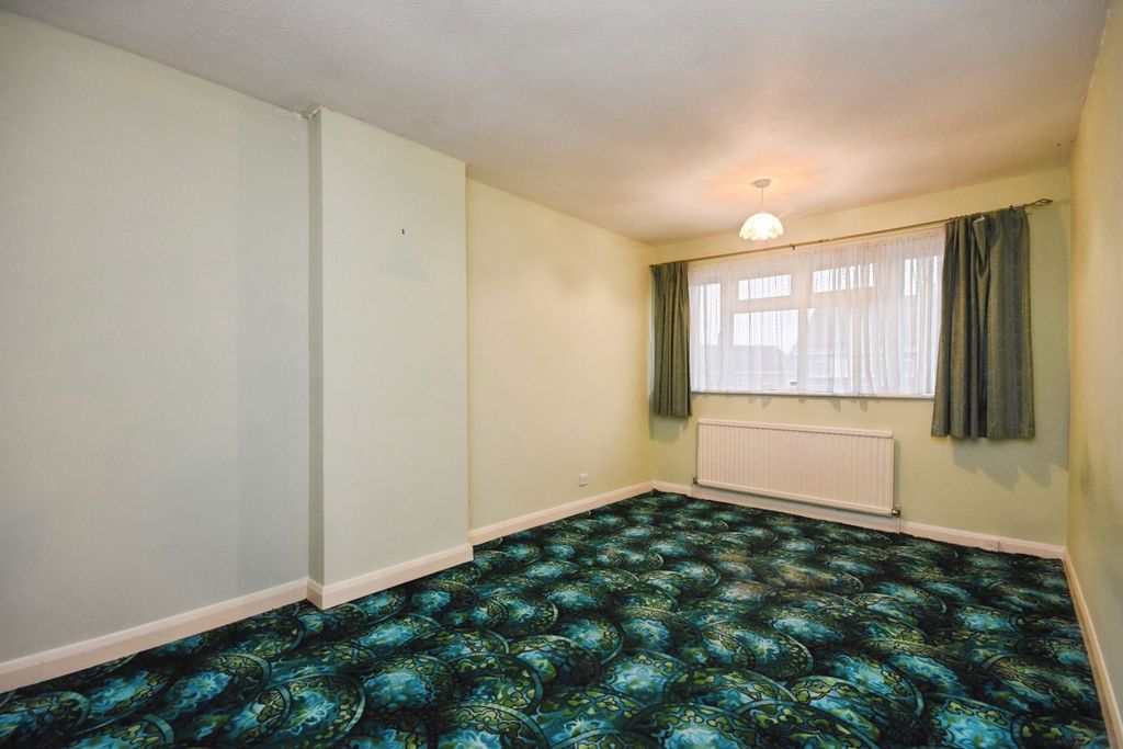 Property photo 3 of 17 Bedroom