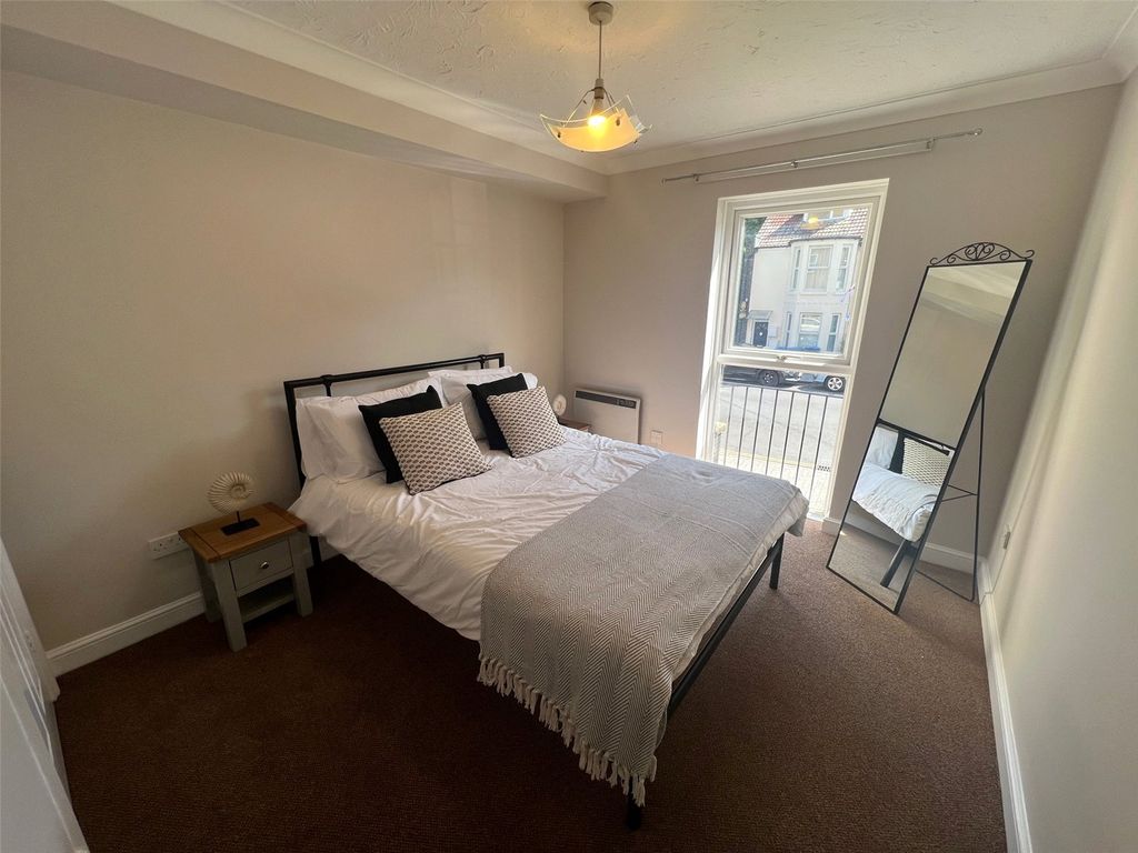 Property photo 3 of 11 Picture No. 18