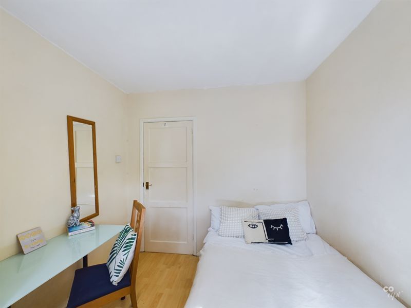 Property photo 3 of 14 Room 2