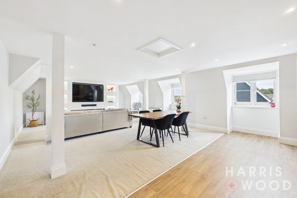Property photo 3 of 18 5533087