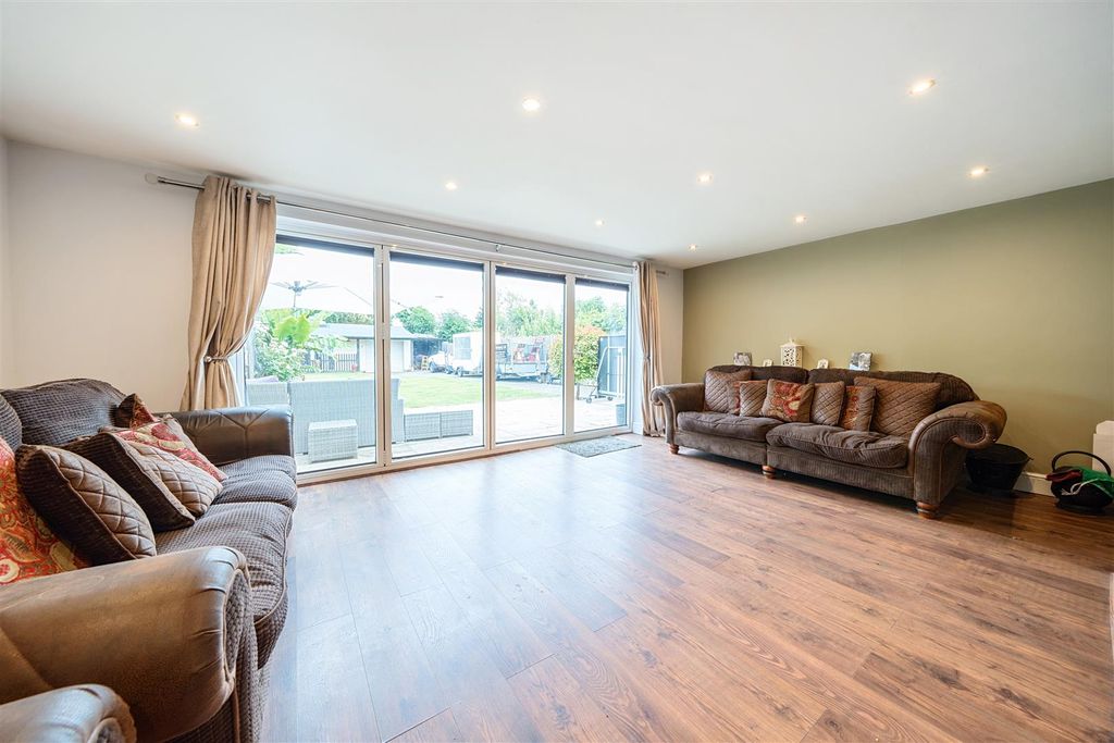 Additional image 5 of 4 bed detached house for saleStroud Farm Road, Holyport, Maidenhead SL6