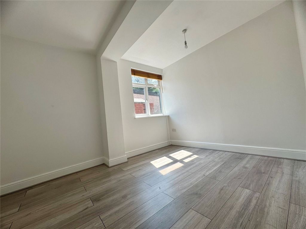 Property photo 2 of 4 Picture No. 04