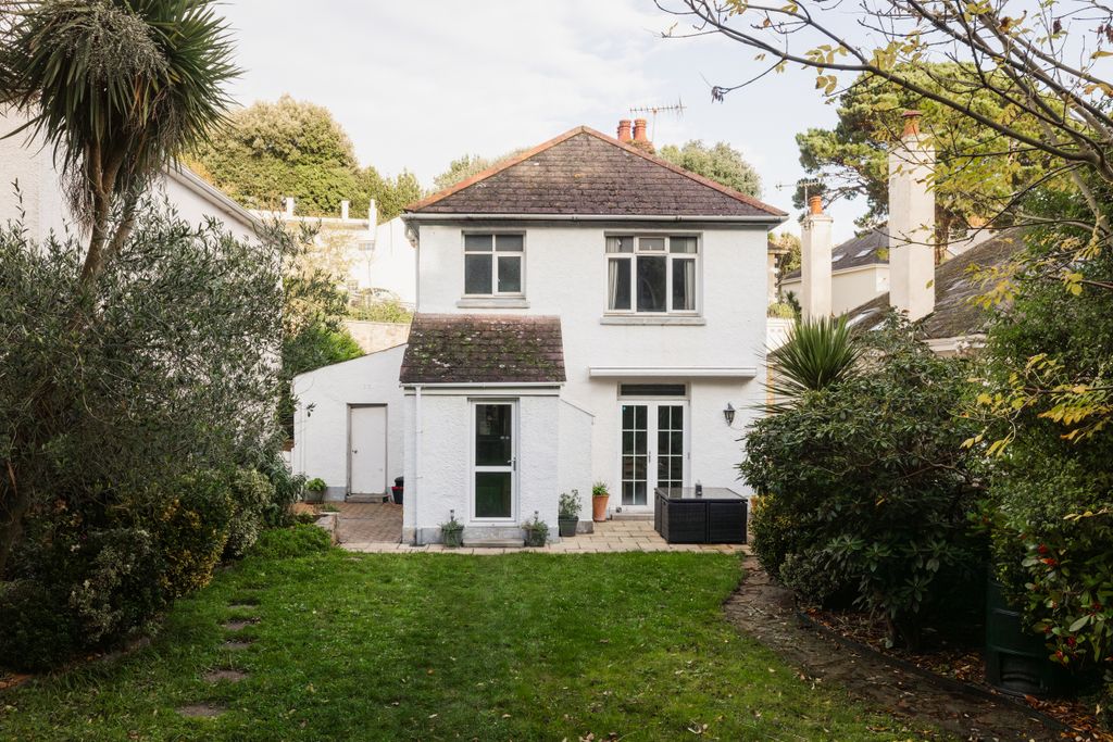 Property photo 3 of 20