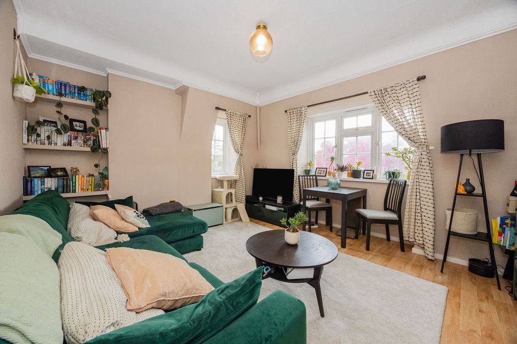 Property photo 3 of 12