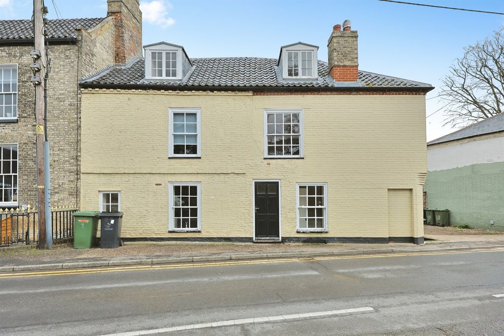 Property photo 1 of 13