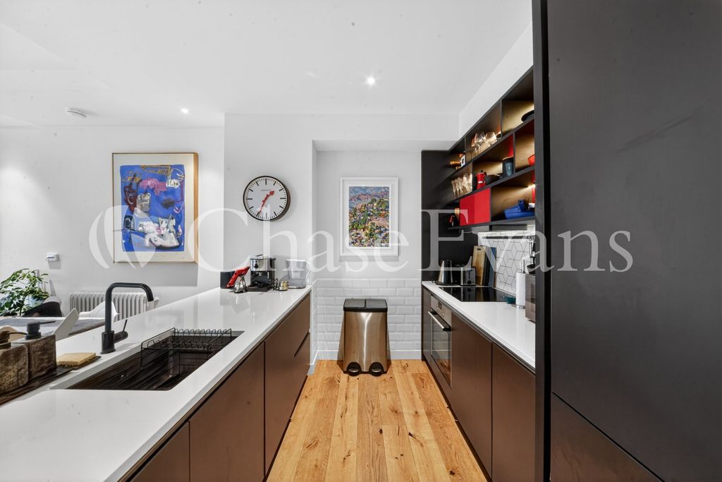 Property photo 2 of 18 Kitchen
