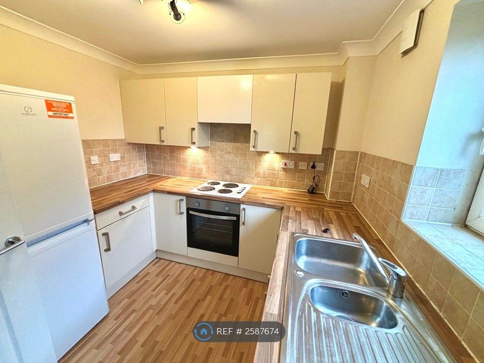 Property photo 1 of 7 Kitchen