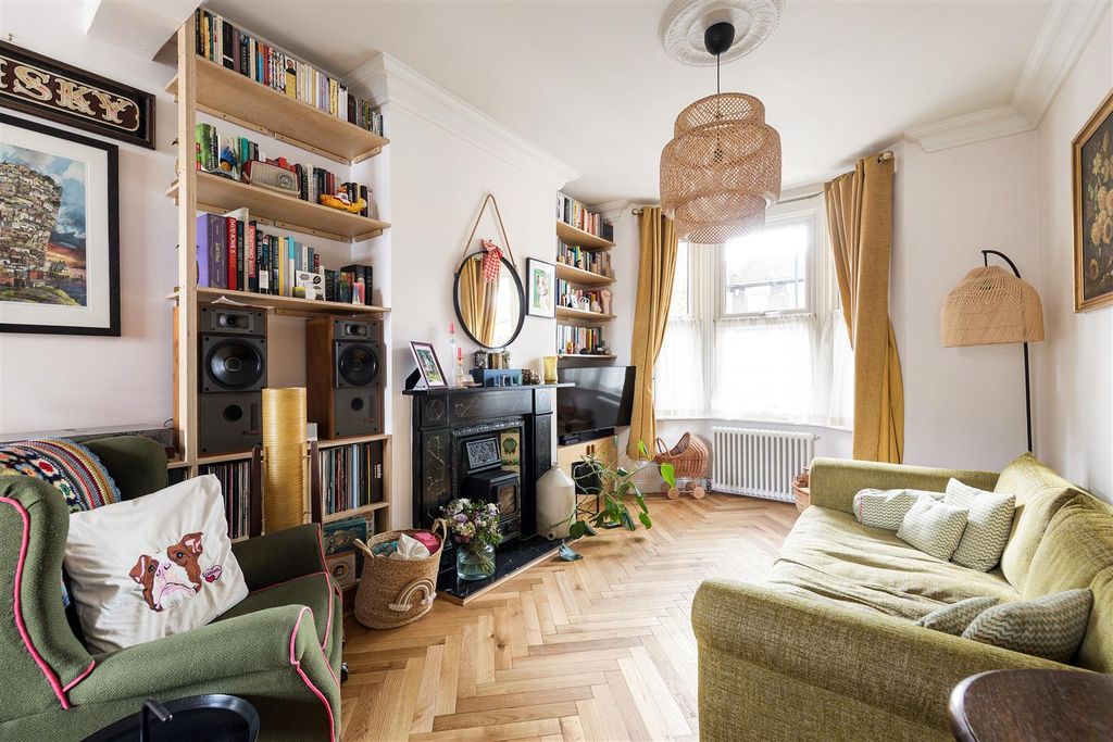 Property photo 2 of 56 New City Road, E13