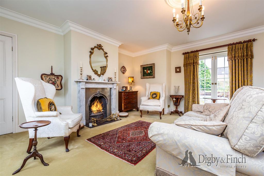 Property photo 2 of 31