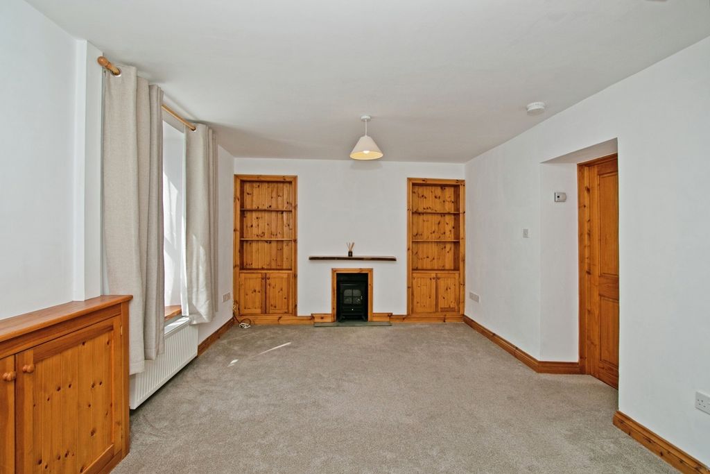 Property photo 2 of 10 Pbox-Img.Jpg