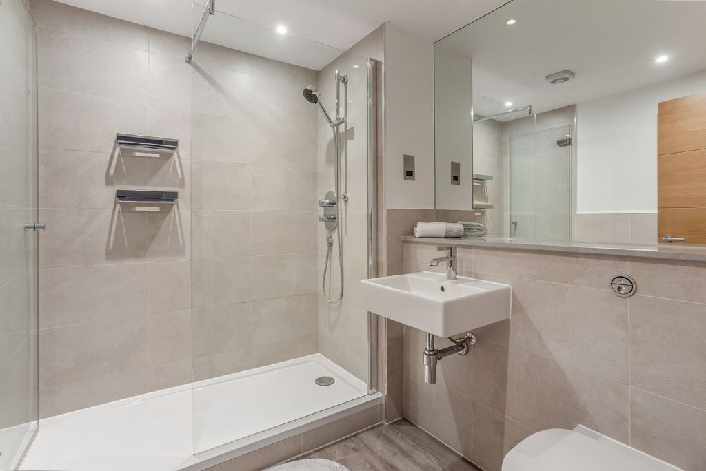 Additional image 8 of 2 bed flat for saleAlexandra Terrace, Guildford GU1