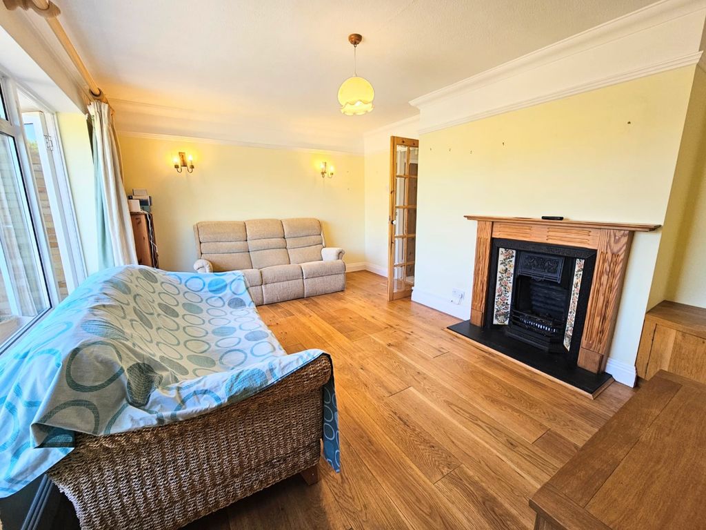Property photo 3 of 17 4243974
