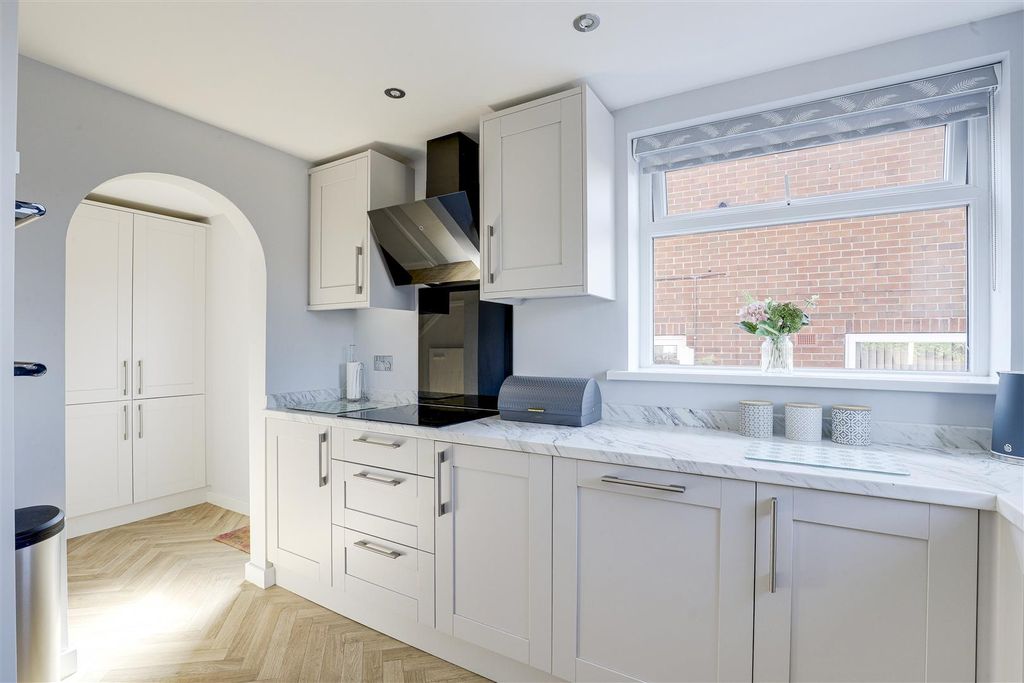 Property photo 2 of 17 23863.Jpg